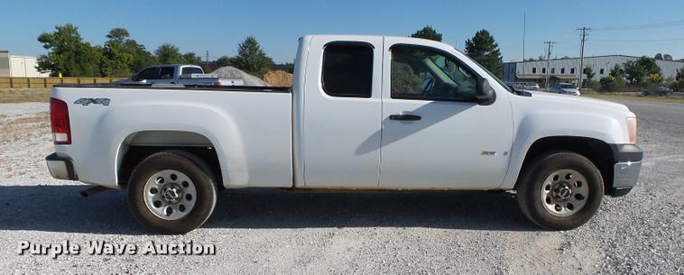 image for item DB7401 2009 GMC Sierra 1500 Ext. Cab pickup truck