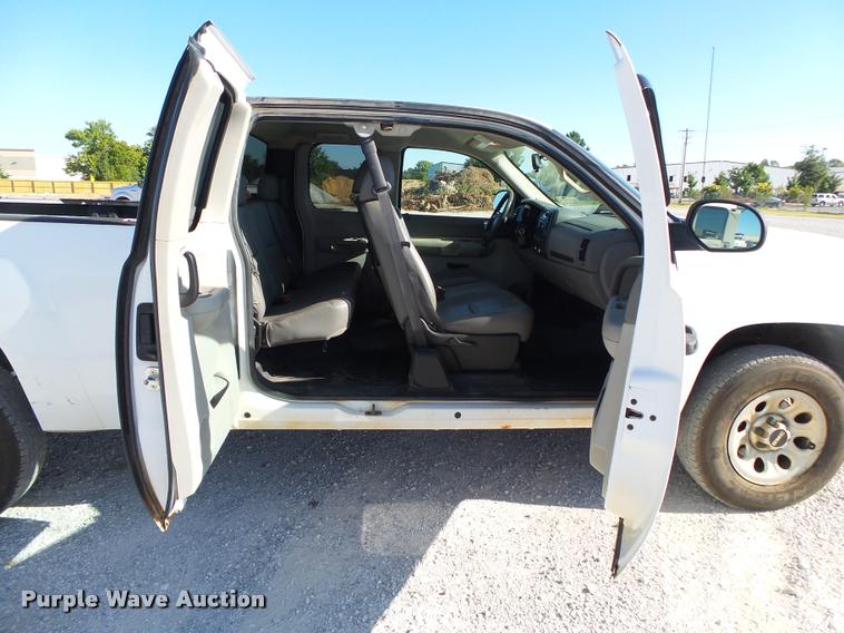 image for item DB7401 2009 GMC Sierra 1500 Ext. Cab pickup truck