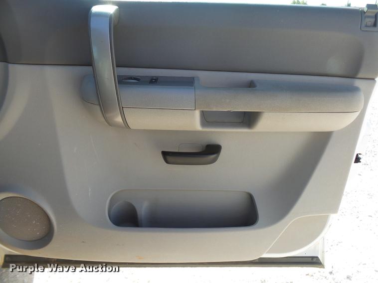 image for item DB7401 2009 GMC Sierra 1500 Ext. Cab pickup truck