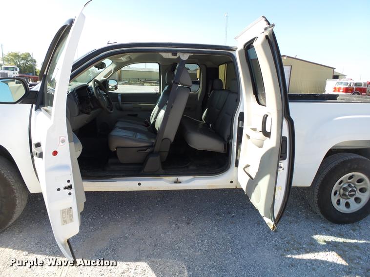 image for item DB7401 2009 GMC Sierra 1500 Ext. Cab pickup truck