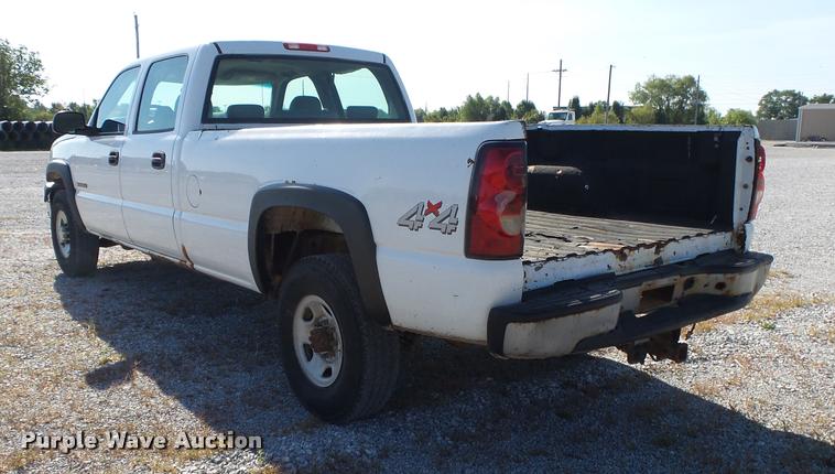 image for item DB7402 2004 Chevrolet Silverado 2500HD Crew Cab pickup truck