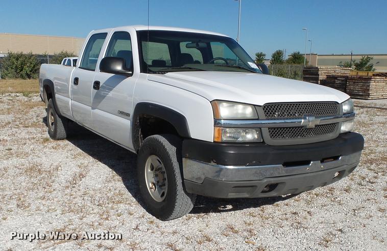 image for item DB7402 2004 Chevrolet Silverado 2500HD Crew Cab pickup truck