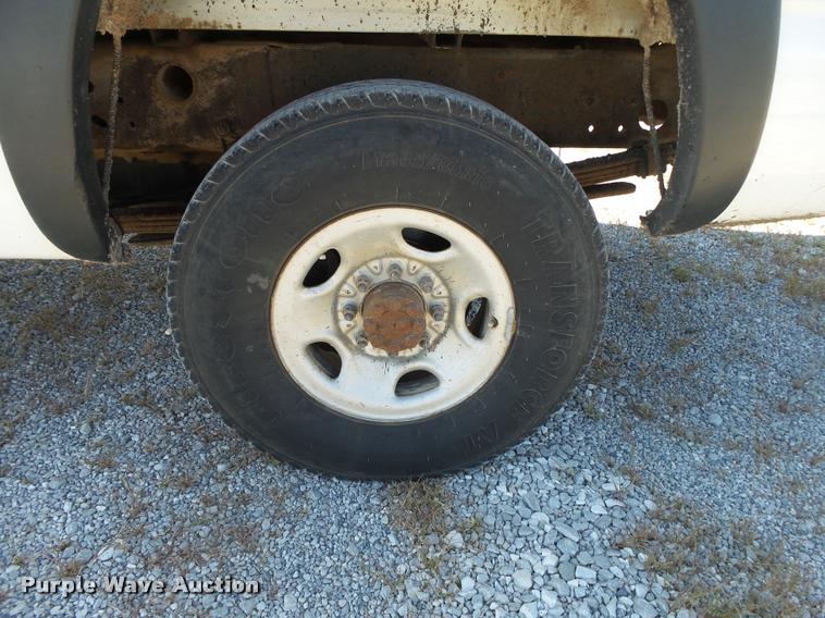 image for item DB7402 2004 Chevrolet Silverado 2500HD Crew Cab pickup truck