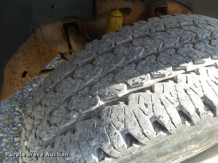 image for item DB7402 2004 Chevrolet Silverado 2500HD Crew Cab pickup truck