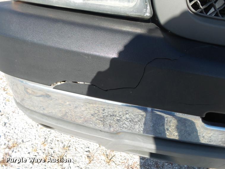 image for item DB7402 2004 Chevrolet Silverado 2500HD Crew Cab pickup truck