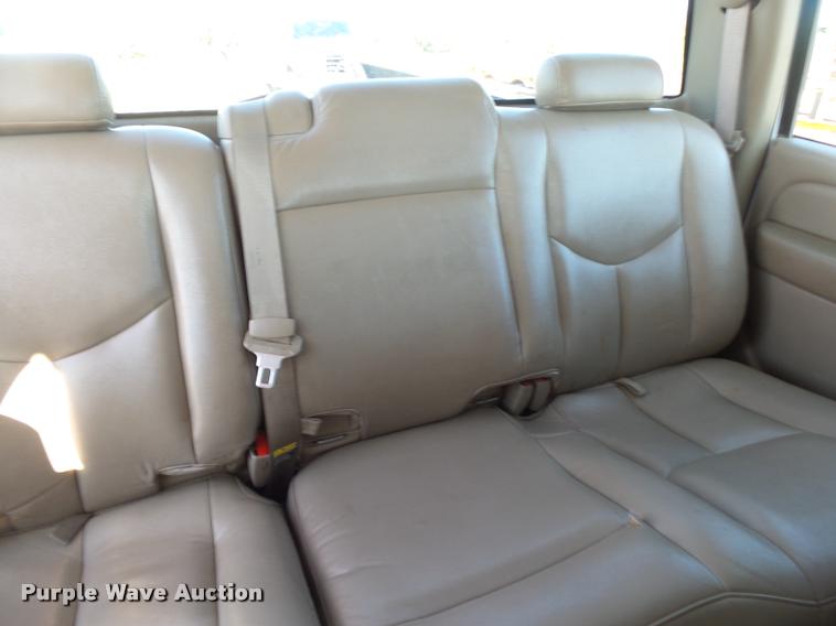 image for item DB7402 2004 Chevrolet Silverado 2500HD Crew Cab pickup truck