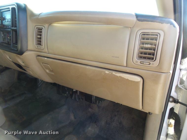 image for item DB7402 2004 Chevrolet Silverado 2500HD Crew Cab pickup truck