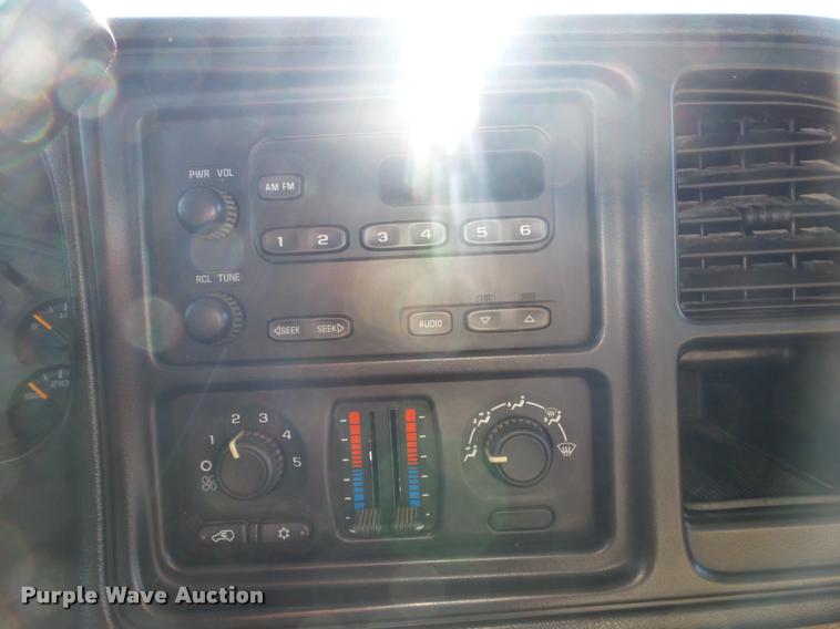 image for item DB7402 2004 Chevrolet Silverado 2500HD Crew Cab pickup truck