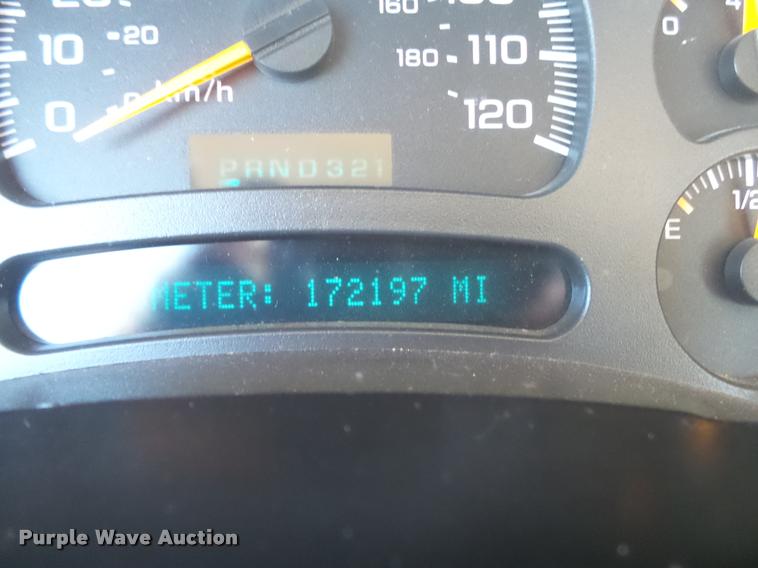 image for item DB7402 2004 Chevrolet Silverado 2500HD Crew Cab pickup truck