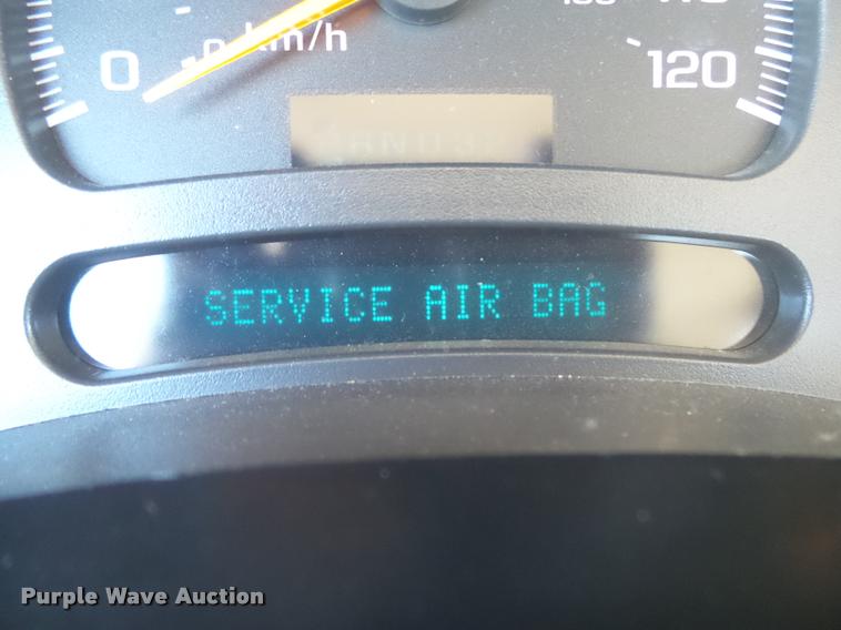 image for item DB7402 2004 Chevrolet Silverado 2500HD Crew Cab pickup truck