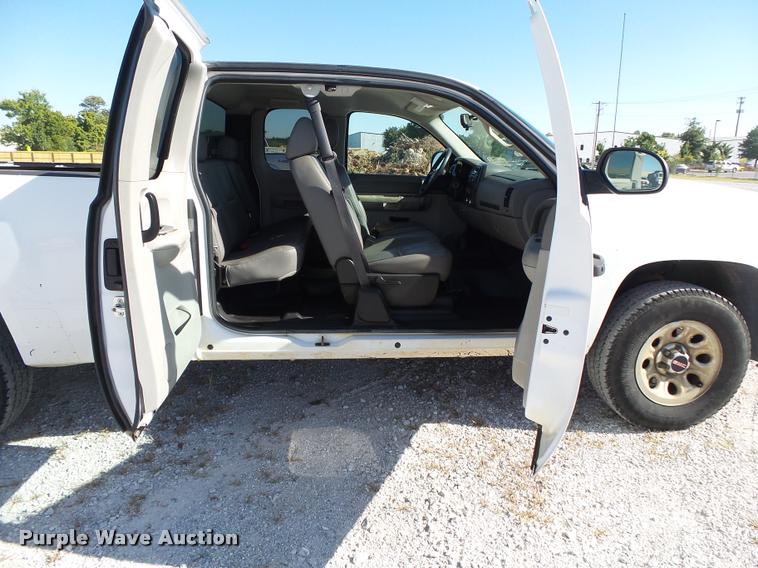 image for item DB7403 2009 GMC Sierra 1500 Ext. Cab pickup truck