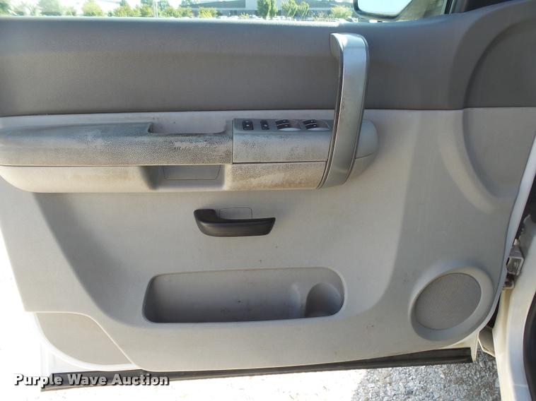 image for item DB7403 2009 GMC Sierra 1500 Ext. Cab pickup truck