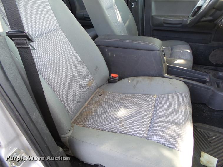 image for item DB7405 2010 Dodge Dakota Crew Cab pickup truck