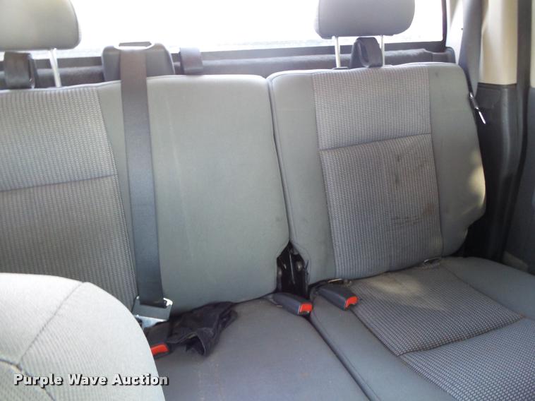 image for item DB7405 2010 Dodge Dakota Crew Cab pickup truck