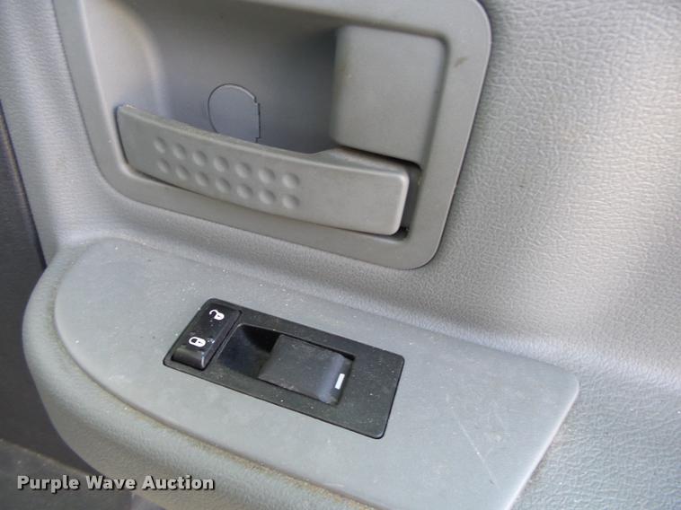 image for item DB7405 2010 Dodge Dakota Crew Cab pickup truck