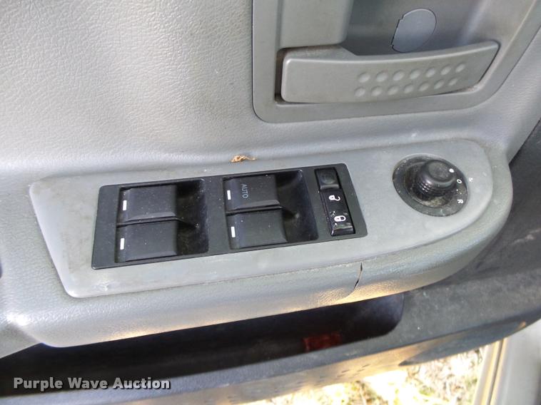 image for item DB7405 2010 Dodge Dakota Crew Cab pickup truck