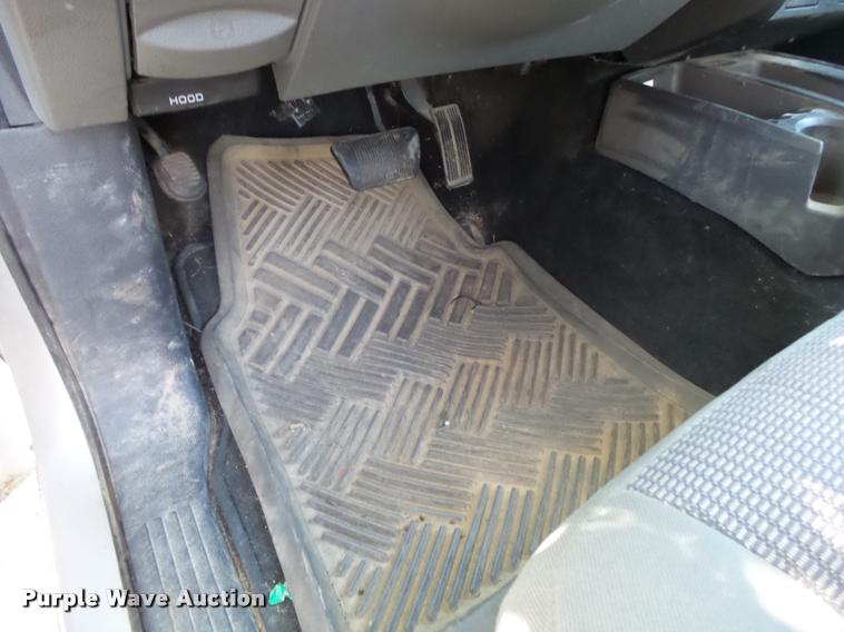 image for item DB7405 2010 Dodge Dakota Crew Cab pickup truck