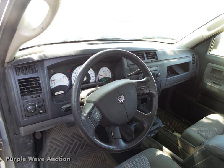 image for item DB7405 2010 Dodge Dakota Crew Cab pickup truck