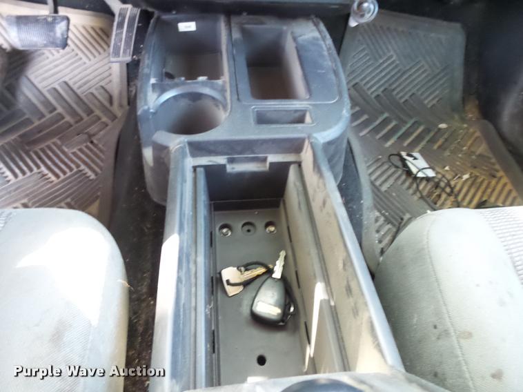 image for item DB7405 2010 Dodge Dakota Crew Cab pickup truck