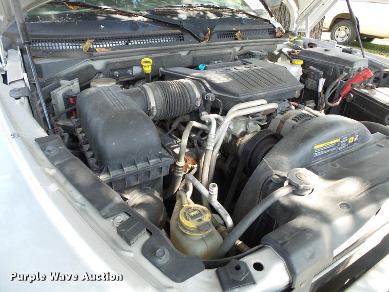 image for item DB7405 2010 Dodge Dakota Crew Cab pickup truck