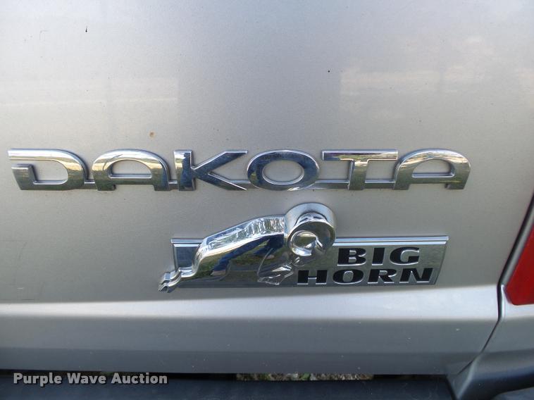 image for item DB7405 2010 Dodge Dakota Crew Cab pickup truck