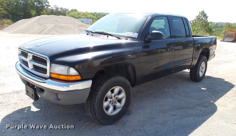 image for item DB7410 2004 Dodge Dakota SLT Quad Cab pickup truck