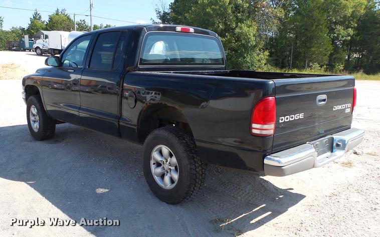image for item DB7410 2004 Dodge Dakota SLT Quad Cab pickup truck