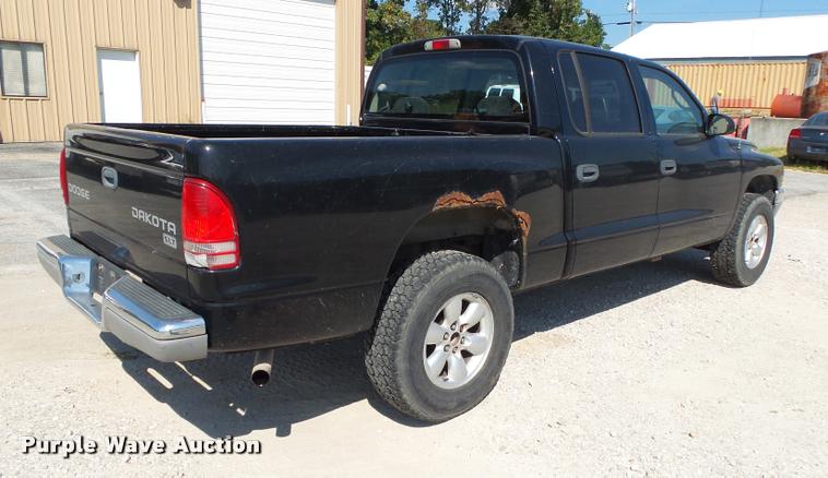 image for item DB7410 2004 Dodge Dakota SLT Quad Cab pickup truck
