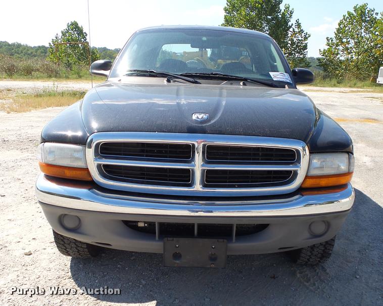 image for item DB7410 2004 Dodge Dakota SLT Quad Cab pickup truck