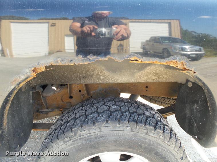 image for item DB7410 2004 Dodge Dakota SLT Quad Cab pickup truck
