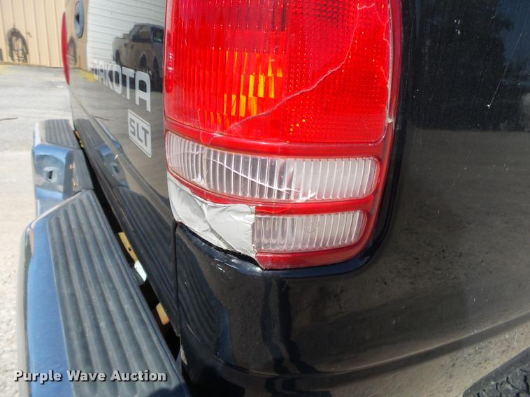 image for item DB7410 2004 Dodge Dakota SLT Quad Cab pickup truck