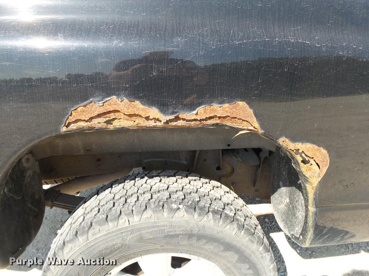 image for item DB7410 2004 Dodge Dakota SLT Quad Cab pickup truck