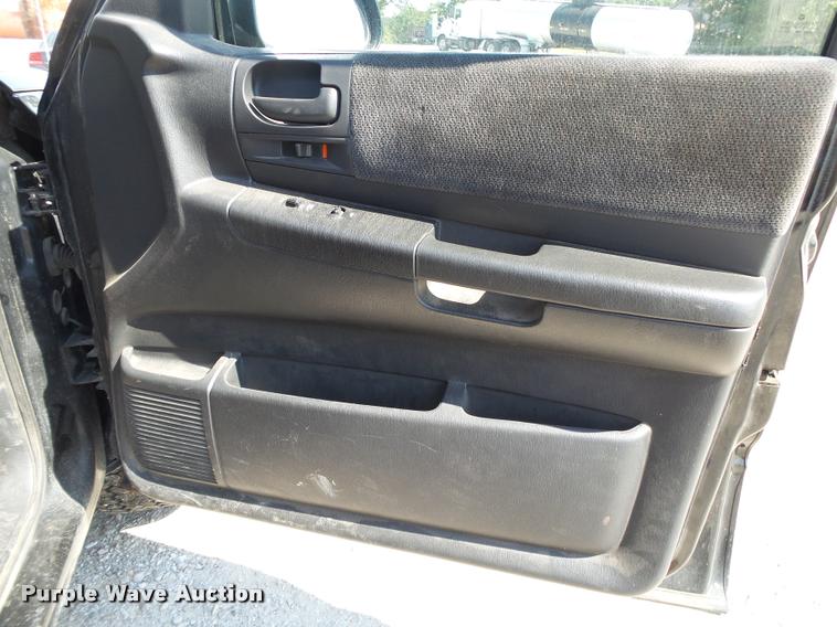 image for item DB7410 2004 Dodge Dakota SLT Quad Cab pickup truck