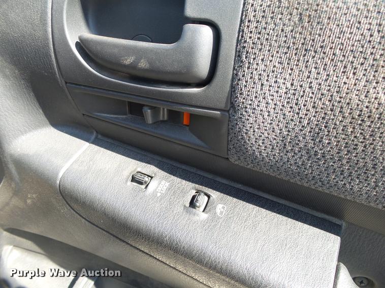 image for item DB7410 2004 Dodge Dakota SLT Quad Cab pickup truck