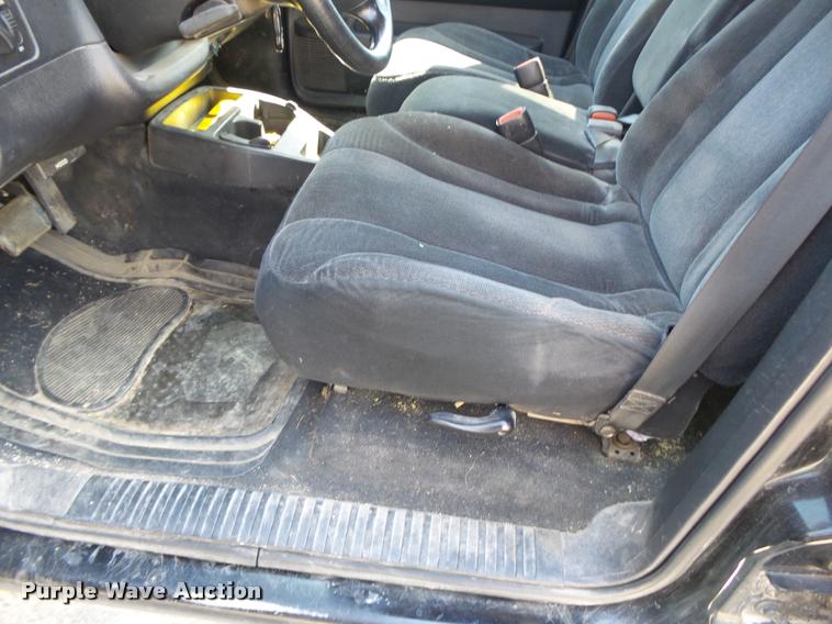 image for item DB7410 2004 Dodge Dakota SLT Quad Cab pickup truck