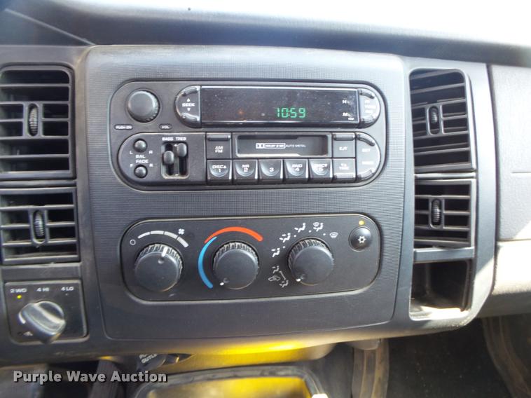 image for item DB7410 2004 Dodge Dakota SLT Quad Cab pickup truck