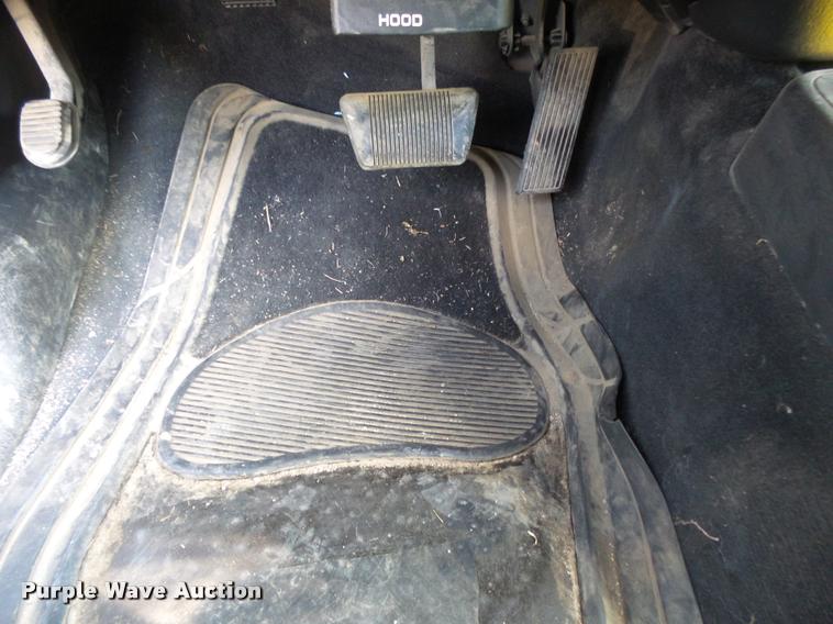 image for item DB7410 2004 Dodge Dakota SLT Quad Cab pickup truck