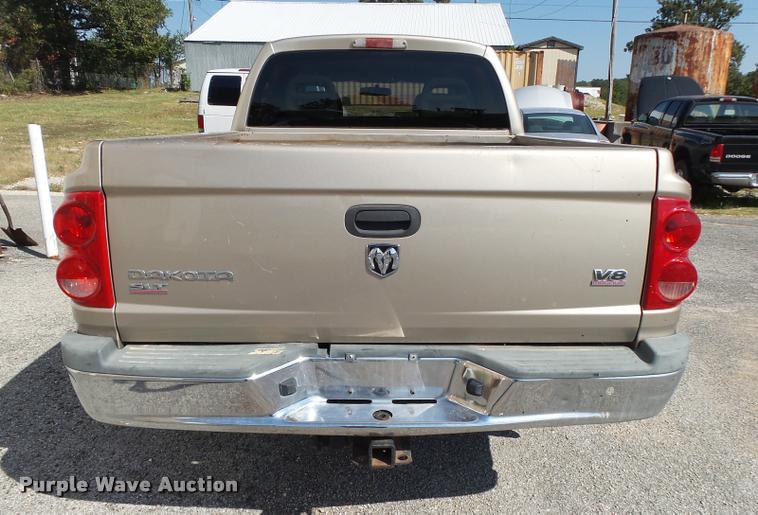 image for item DB7412 2005 Dodge Dakota SLT Quad Cab pickup truck