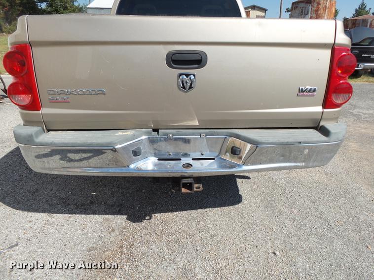 image for item DB7412 2005 Dodge Dakota SLT Quad Cab pickup truck