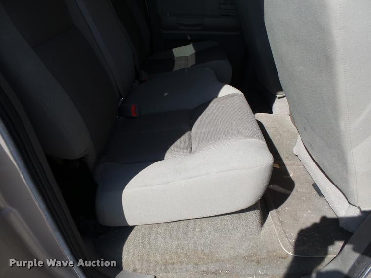 image for item DB7412 2005 Dodge Dakota SLT Quad Cab pickup truck