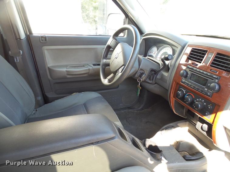 image for item DB7412 2005 Dodge Dakota SLT Quad Cab pickup truck