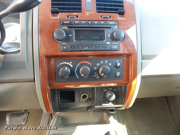image for item DB7412 2005 Dodge Dakota SLT Quad Cab pickup truck