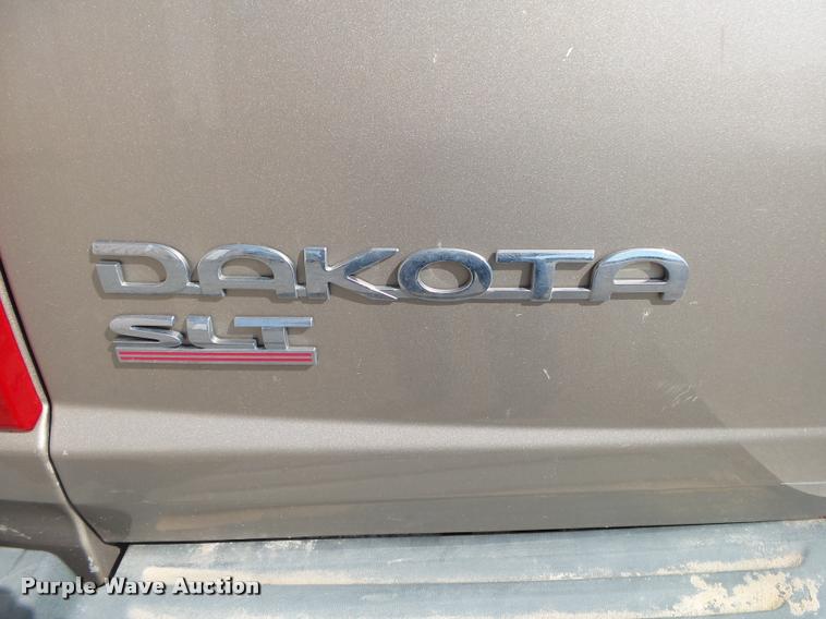 image for item DB7412 2005 Dodge Dakota SLT Quad Cab pickup truck