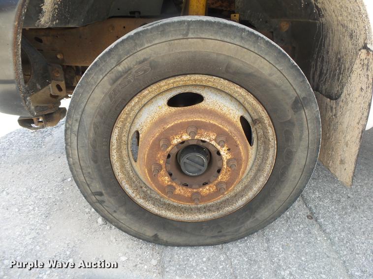 image for item DB7414 2003 Ford F550 Crew Cab flatbed truck