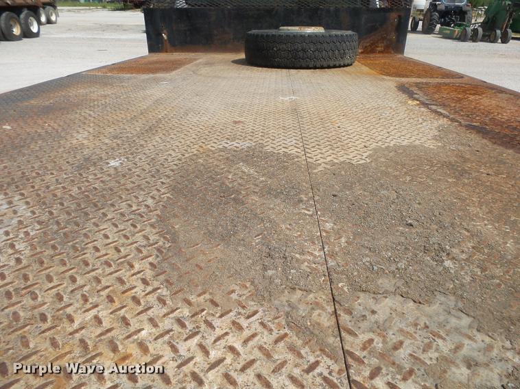 image for item DB7414 2003 Ford F550 Crew Cab flatbed truck