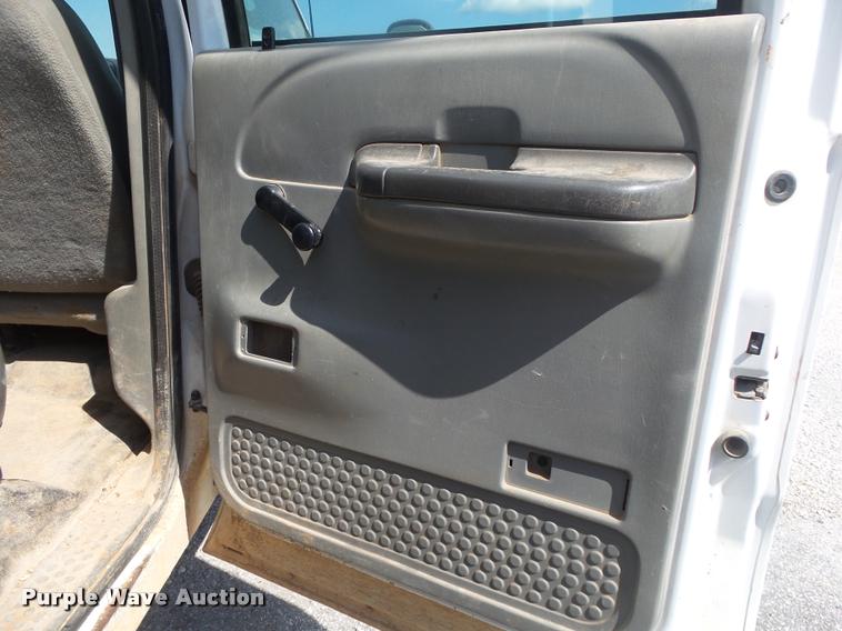 image for item DB7414 2003 Ford F550 Crew Cab flatbed truck