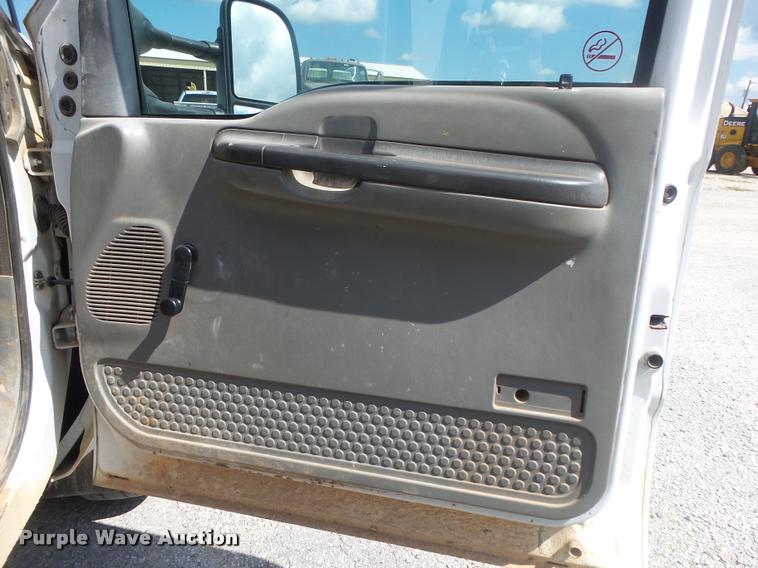 image for item DB7414 2003 Ford F550 Crew Cab flatbed truck