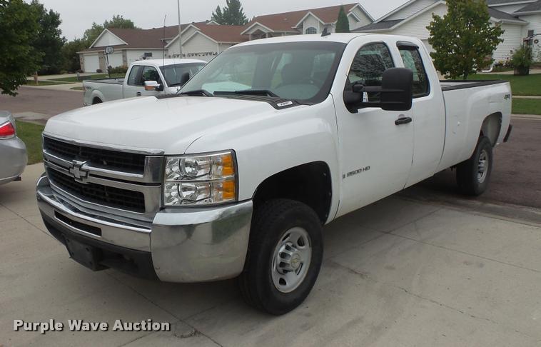 image for item DB8177 2009 Chevrolet Silverado 2500HD Ext. Cab pickup truck