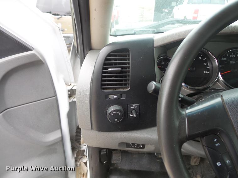 image for item DB8177 2009 Chevrolet Silverado 2500HD Ext. Cab pickup truck