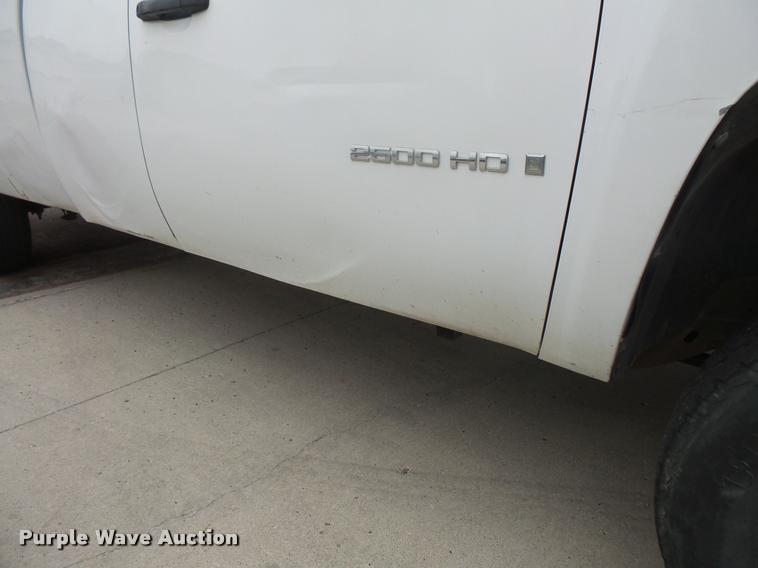 image for item DB8177 2009 Chevrolet Silverado 2500HD Ext. Cab pickup truck